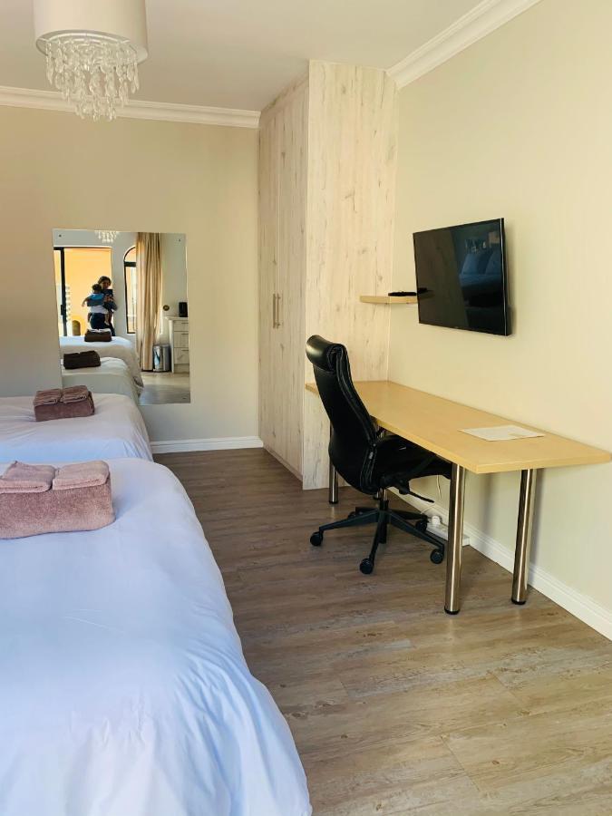 Stay At 11 On Gull Cape Town Eksteriør bilde
